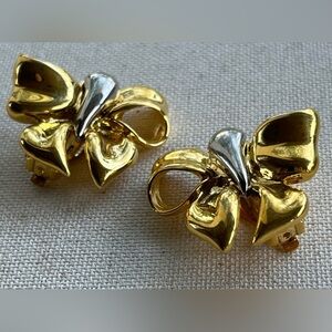 🎀 Vintage Gold & Silver Tone Bow Clip-On Earrings 🎀